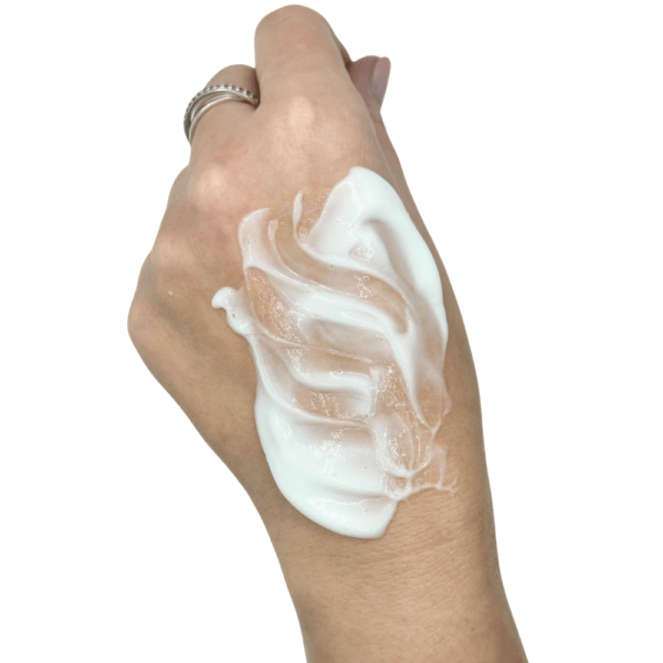 Konsystencja rozsmarowana balsamu do mycia do skóry atopowej Atopicin Konsystencja rozsmarowana balsamu do mycia do skóry atopowej Atopicin